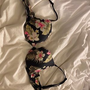 Forreal Victoria’s Secret PINK. Bra